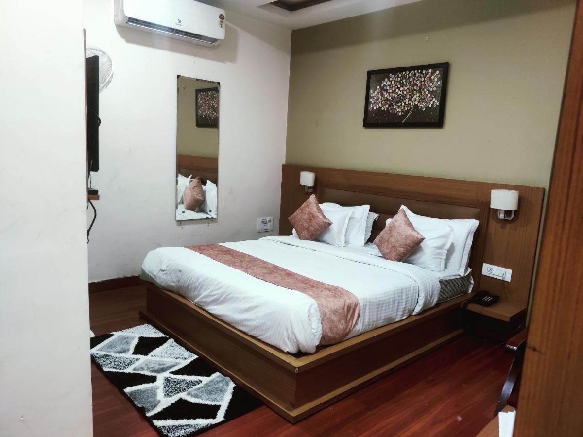 Banyan Hotel&Restro Hisār Exterior foto