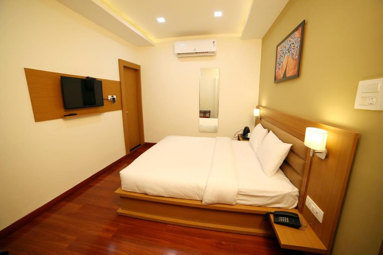 Banyan Hotel&Restro Hisār Exterior foto